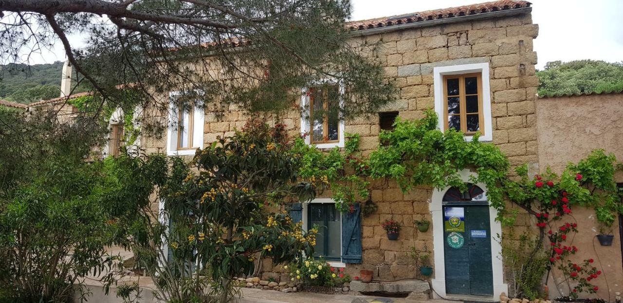 L'Orca Di San Gavinu Hotel Figari  Exterior foto